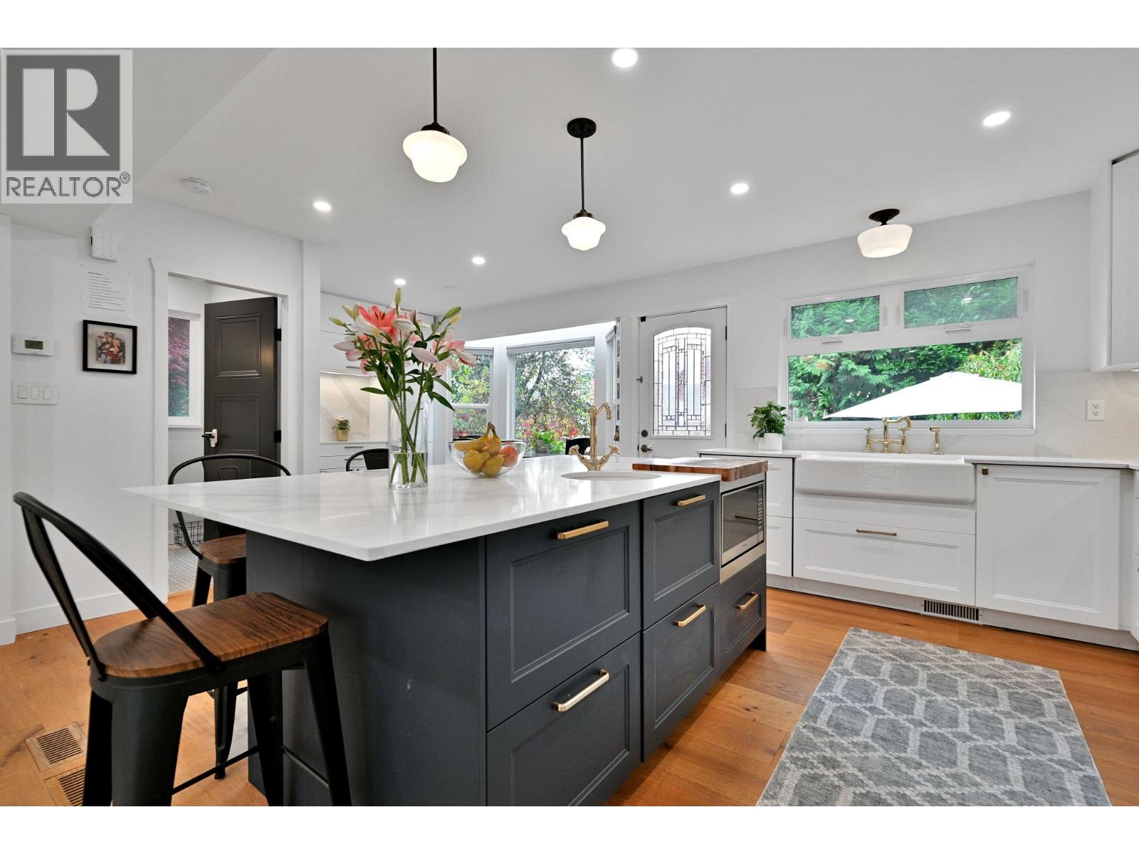 961 Noons Creek Drive, Port Moody, British Columbia  V3H 4H1 - Photo 6 - R3065617