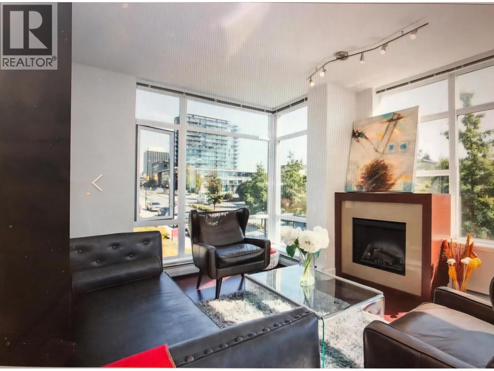 304 158 W 13th Street, North Vancouver, British Columbia  V7M 0A7 - Photo 4 - R3066118