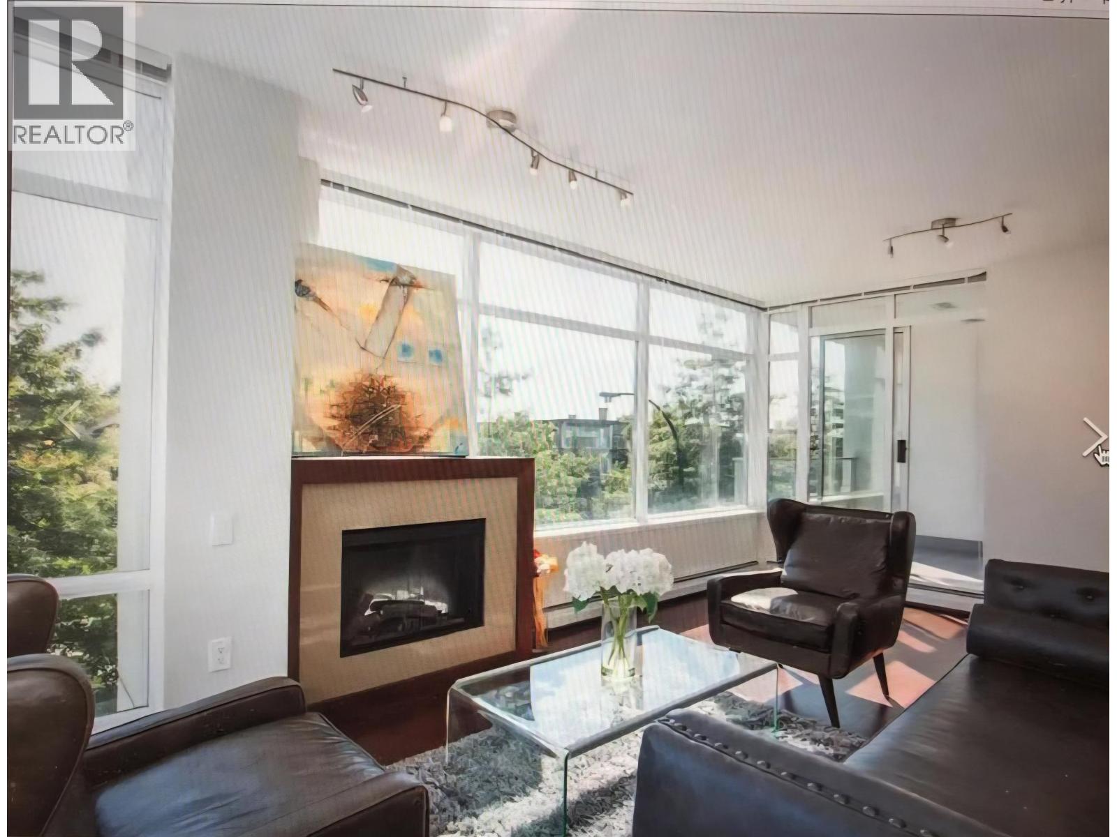 304 158 W 13th Street, North Vancouver, British Columbia  V7M 0A7 - Photo 5 - R3066118