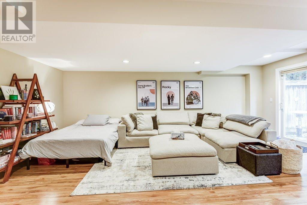 929 Creekfront Way, Newmarket, Ontario  L3Y 8T4 - Photo 43 - N12528992