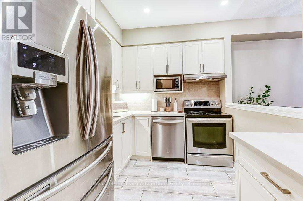 929 Creekfront Way, Newmarket, Ontario  L3Y 8T4 - Photo 7 - N12528992