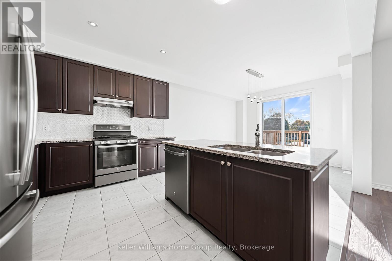 31 Kay Crescent, Centre Wellington, Ontario  N1M 2B2 - Photo 16 - X12492130