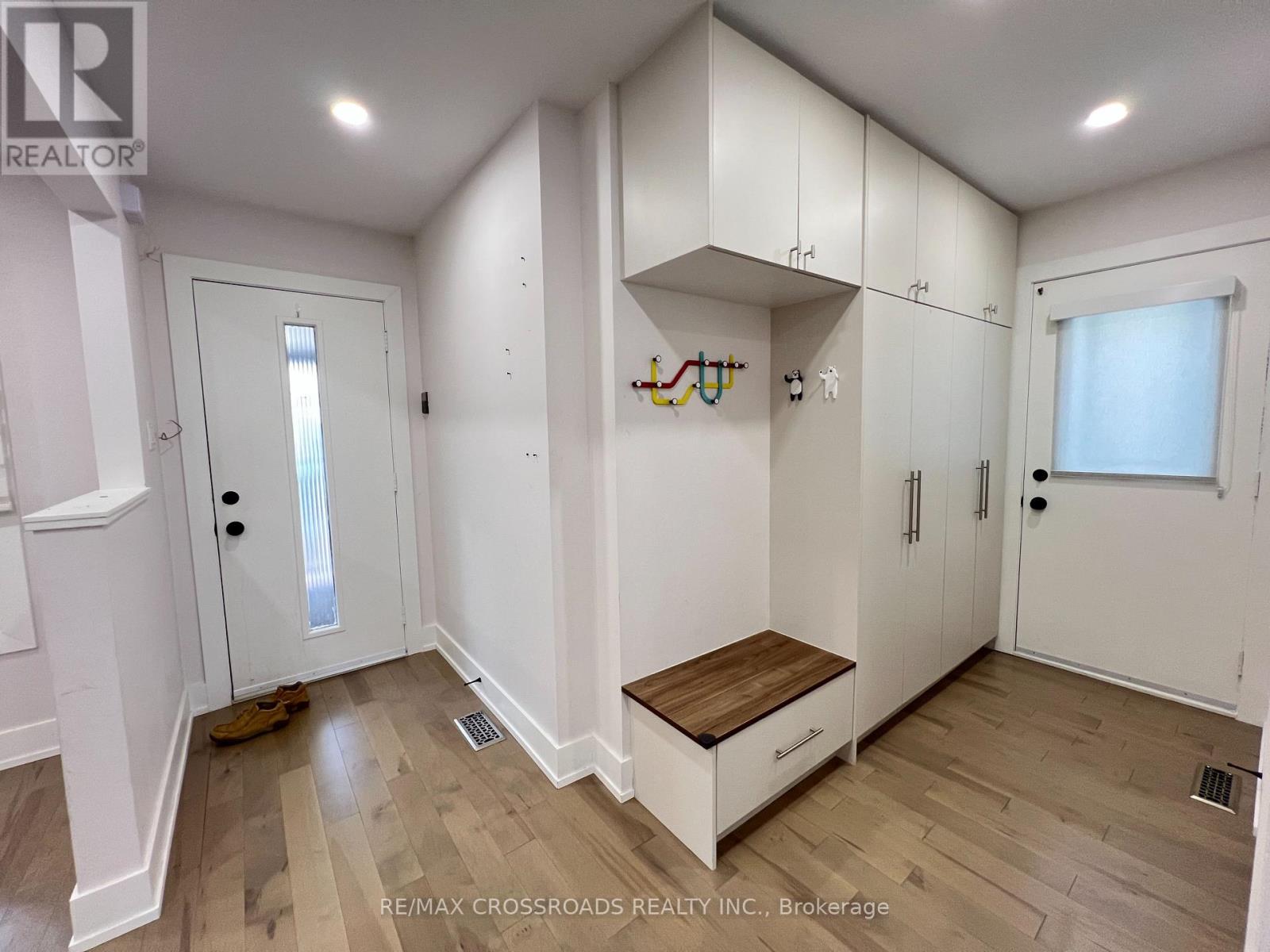 93 Barnwell Drive, Toronto, Ontario  M1V 1Z1 - Photo 2 - E12449517