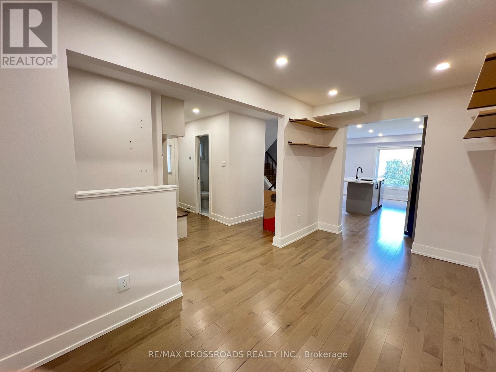 93 Barnwell Drive, Toronto, Ontario  M1V 1Z1 - Photo 3 - E12449517