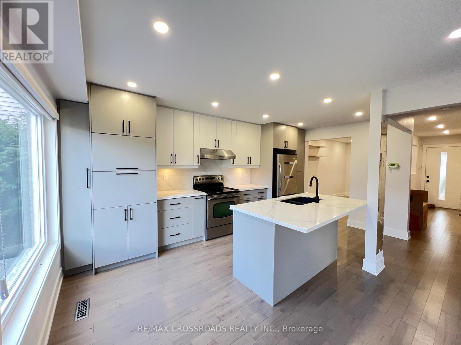 93 Barnwell Drive, Toronto, Ontario  M1V 1Z1 - Photo 9 - E12449517