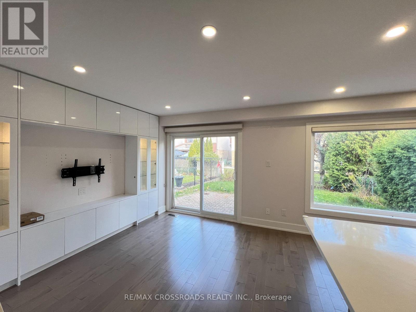 93 Barnwell Drive, Toronto, Ontario  M1V 1Z1 - Photo 7 - E12449517