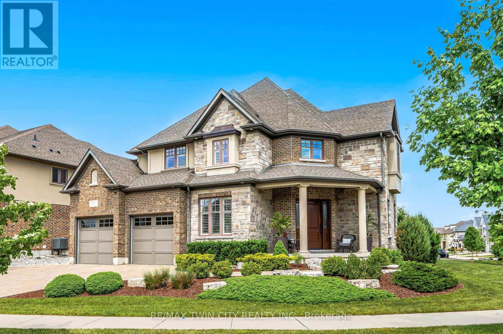 546 Manor Ridge Crescent, Waterloo, Ontario  N2K 0B4 - Photo 2 - X12241498