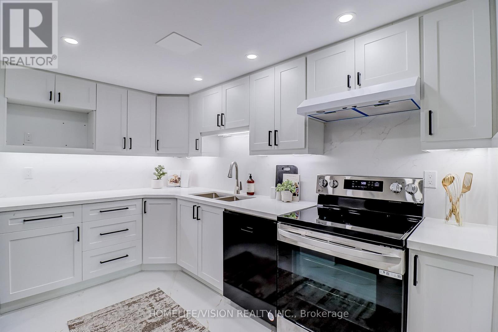 207 - 131 Beecroft Road, Toronto, Ontario  M2N 6G9 - Photo 2 - C12439080