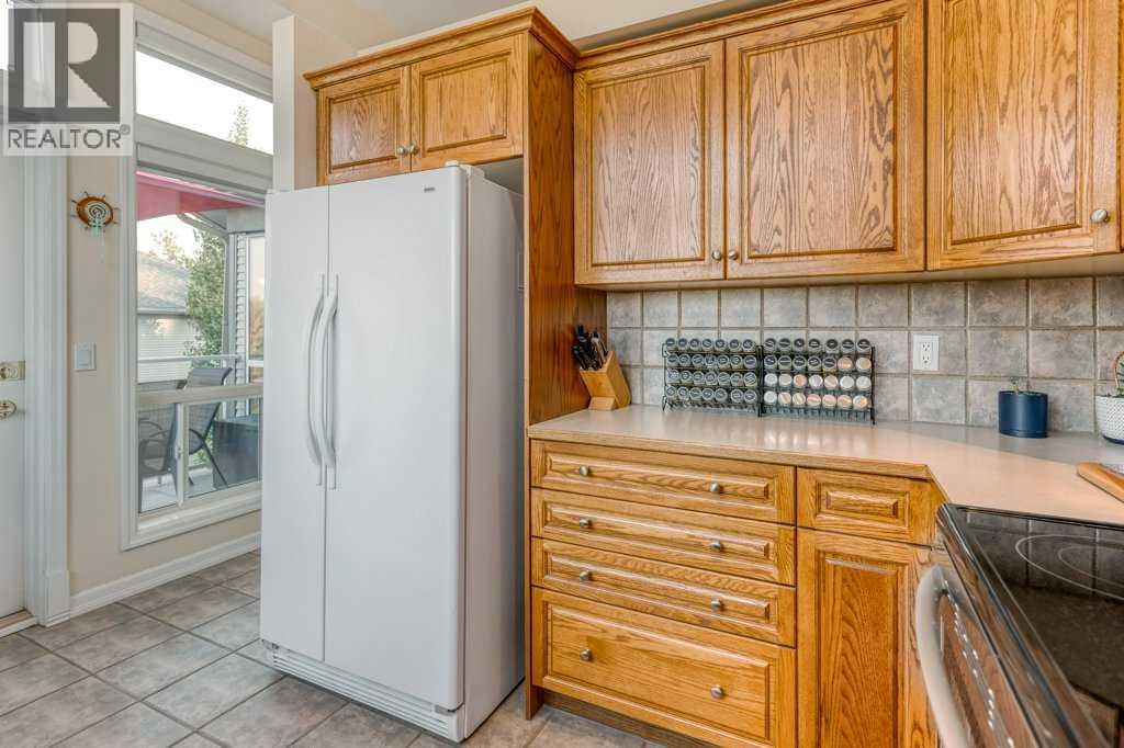 3r, 147 Crawford Drive, Cochrane, Alberta  T4C 2G7 - Photo 12 - A2257685