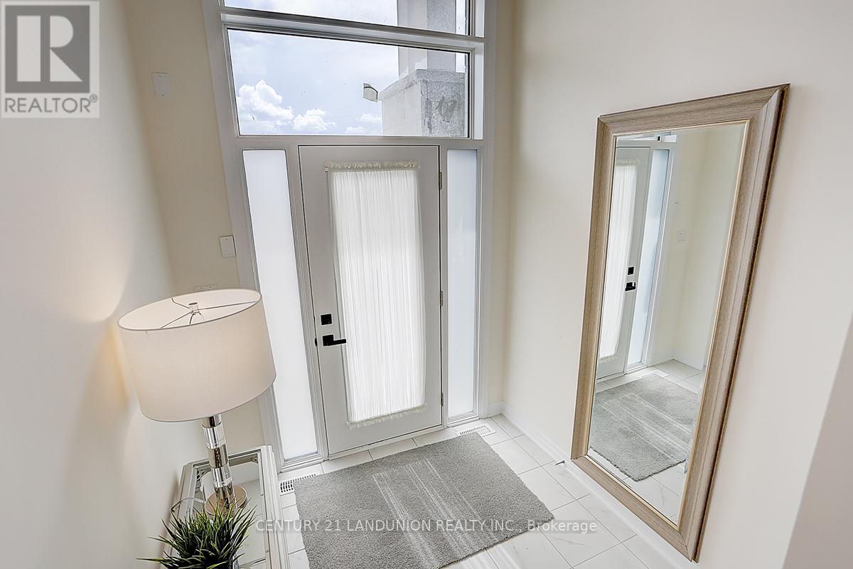 51 KAHSHE LANE, Richmond Hill, Ontario