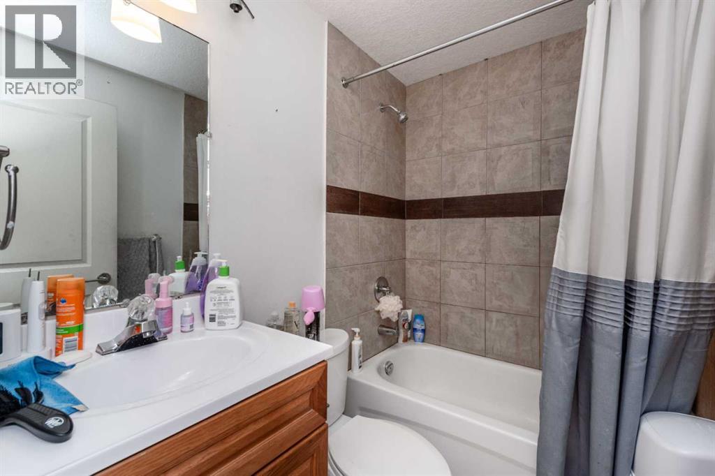 148 Martin Crossing Crescent Ne, Calgary, Alberta  T3J 3S9 - Photo 17 - A2258839