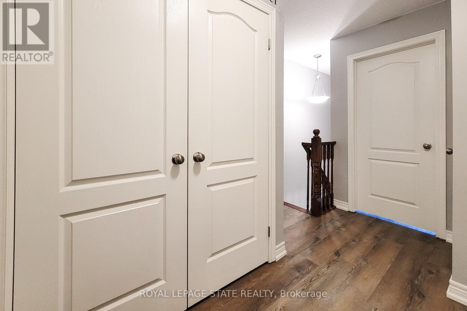 110 Marina Point Crescent, Hamilton, Ontario  L8E 0E4 - Photo 31 - X12528710