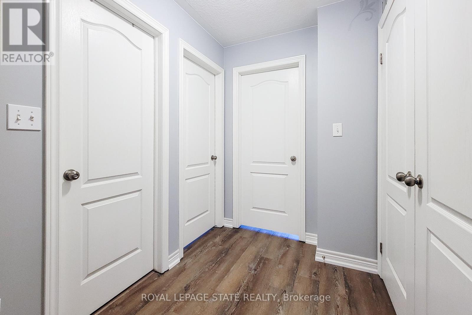 110 Marina Point Crescent, Hamilton, Ontario  L8E 0E4 - Photo 25 - X12528710