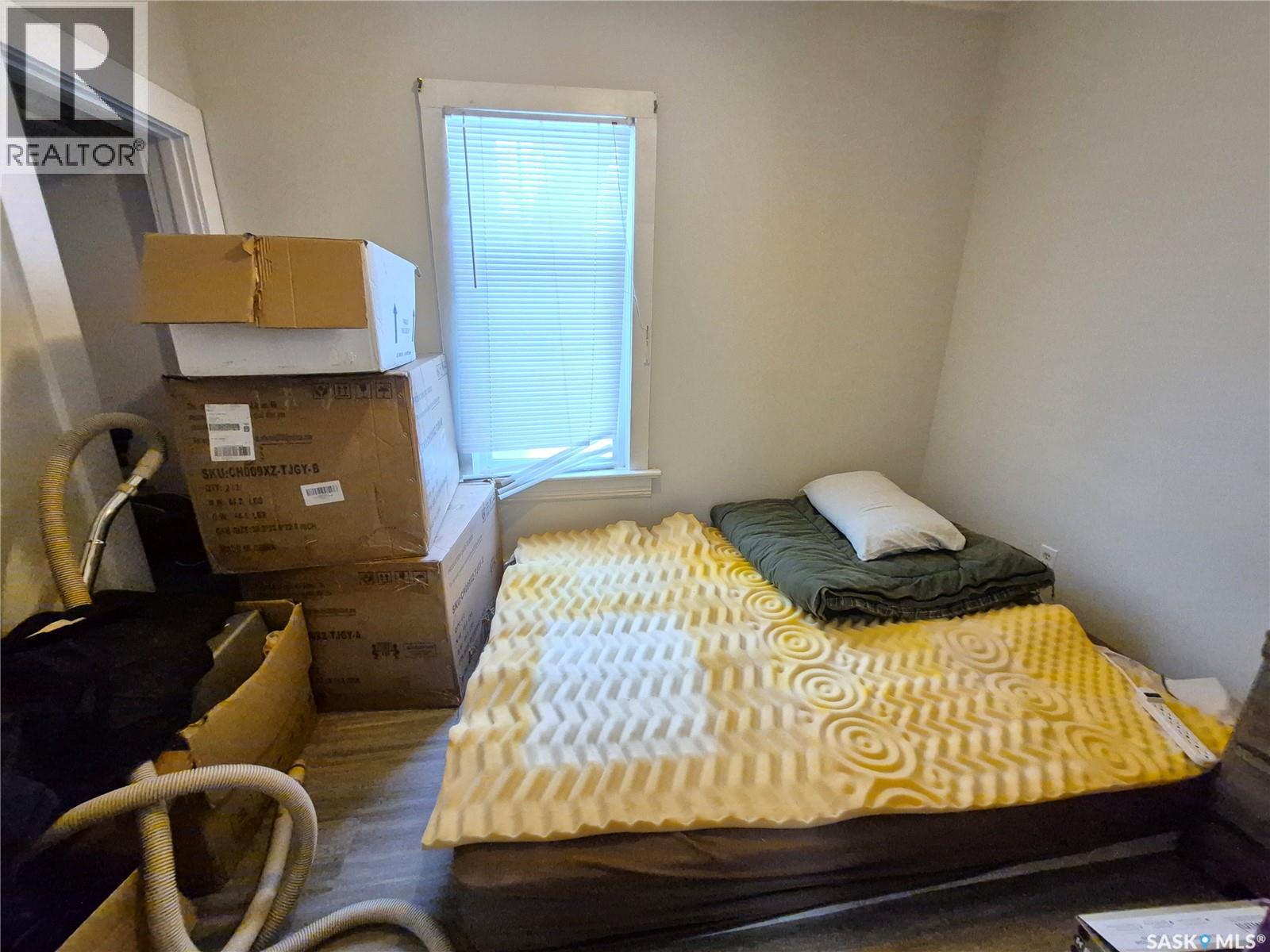 212 7th Street Ne, Weyburn, Saskatchewan  S4H 1C4 - Photo 10 - SK023760