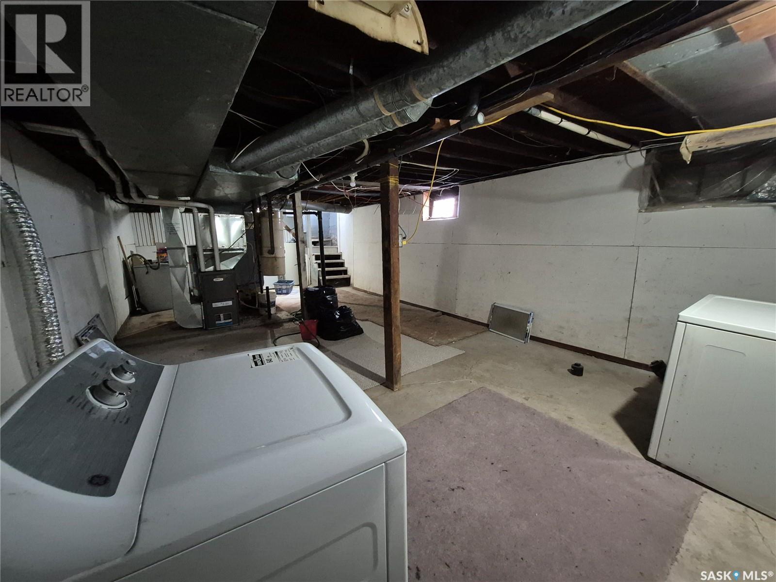 212 7th Street Ne, Weyburn, Saskatchewan  S4H 1C4 - Photo 18 - SK023760