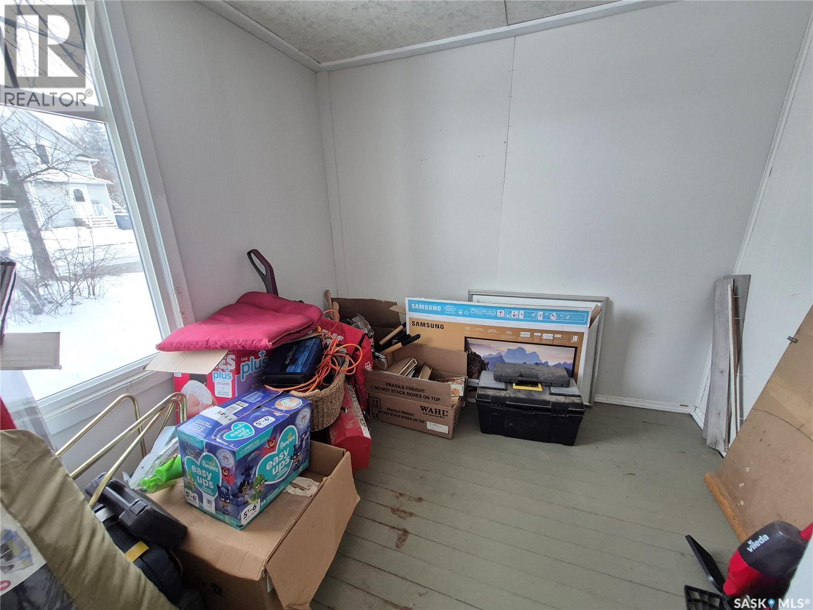 212 7th Street Ne, Weyburn, Saskatchewan  S4H 1C4 - Photo 8 - SK023760