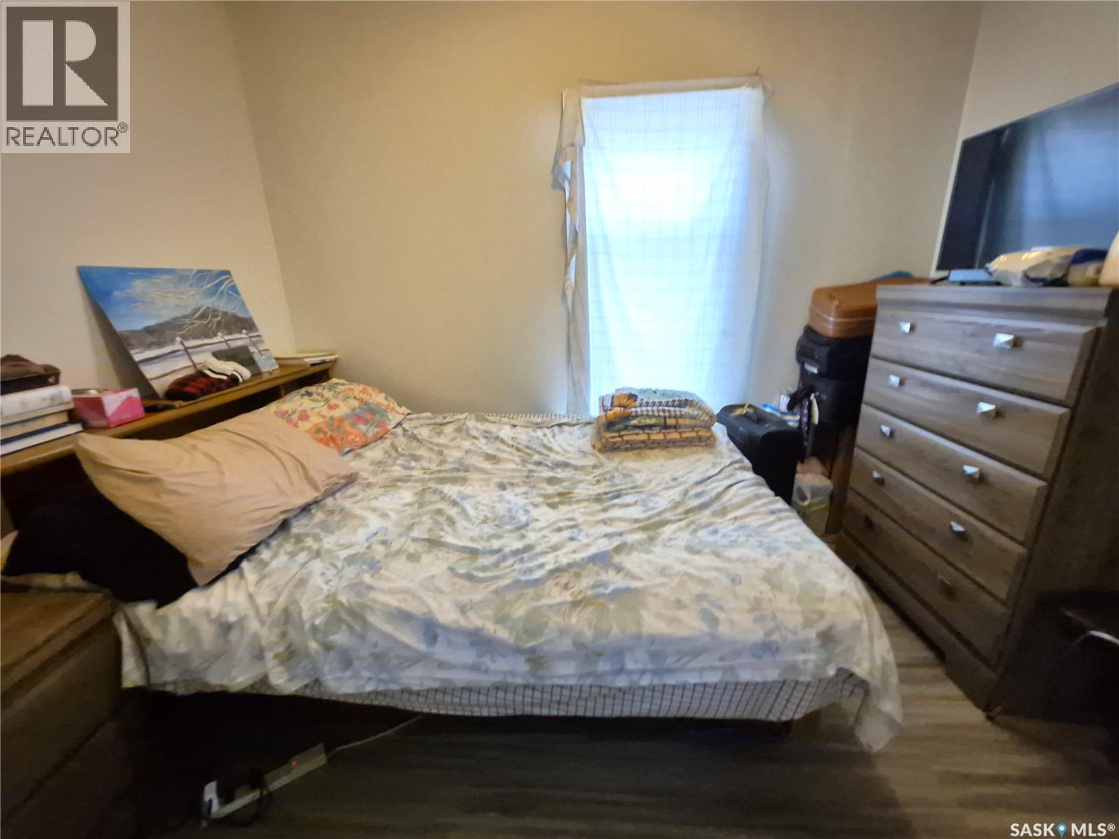 212 7th Street Ne, Weyburn, Saskatchewan  S4H 1C4 - Photo 9 - SK023760