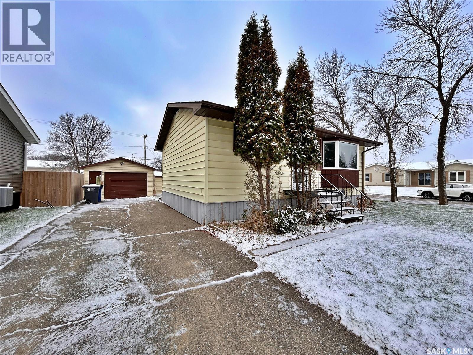 501 Windover Avenue, Moosomin, Saskatchewan  S0G 3N0 - Photo 45 - SK022467