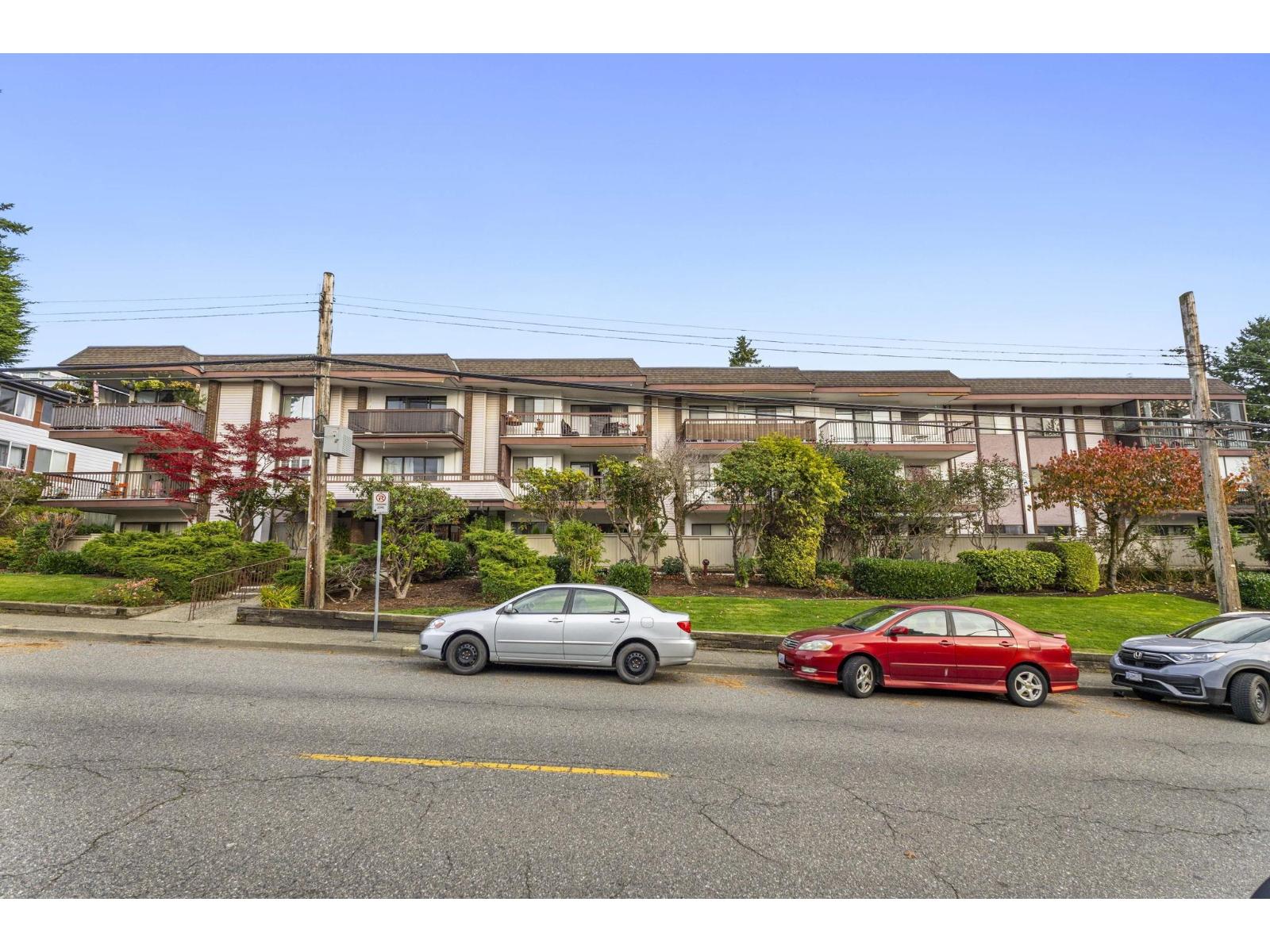 304 1360 MARTIN STREET, White Rock, British Columbia