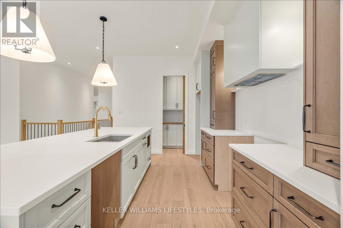 126 Fraser Crescent, Lambton Shores, Ontario  N0N 1J0 - Photo 17 - X12529492