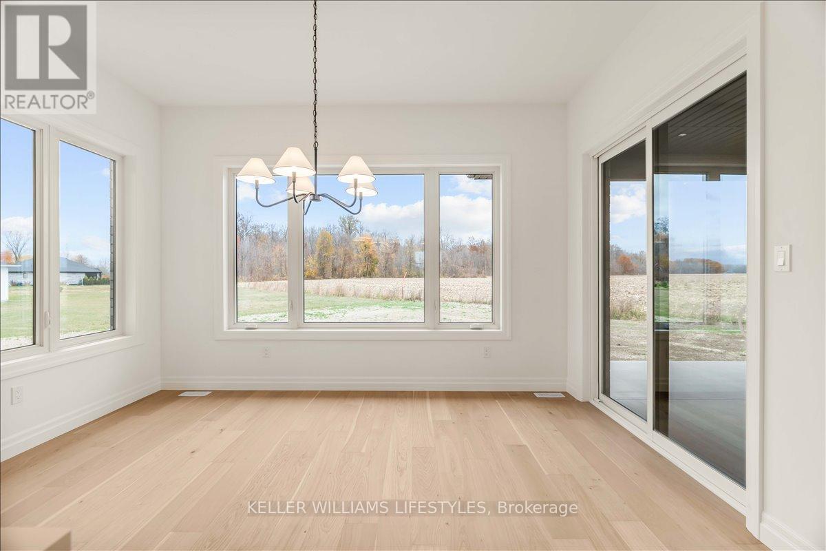 126 Fraser Crescent, Lambton Shores, Ontario  N0N 1J0 - Photo 18 - X12529492