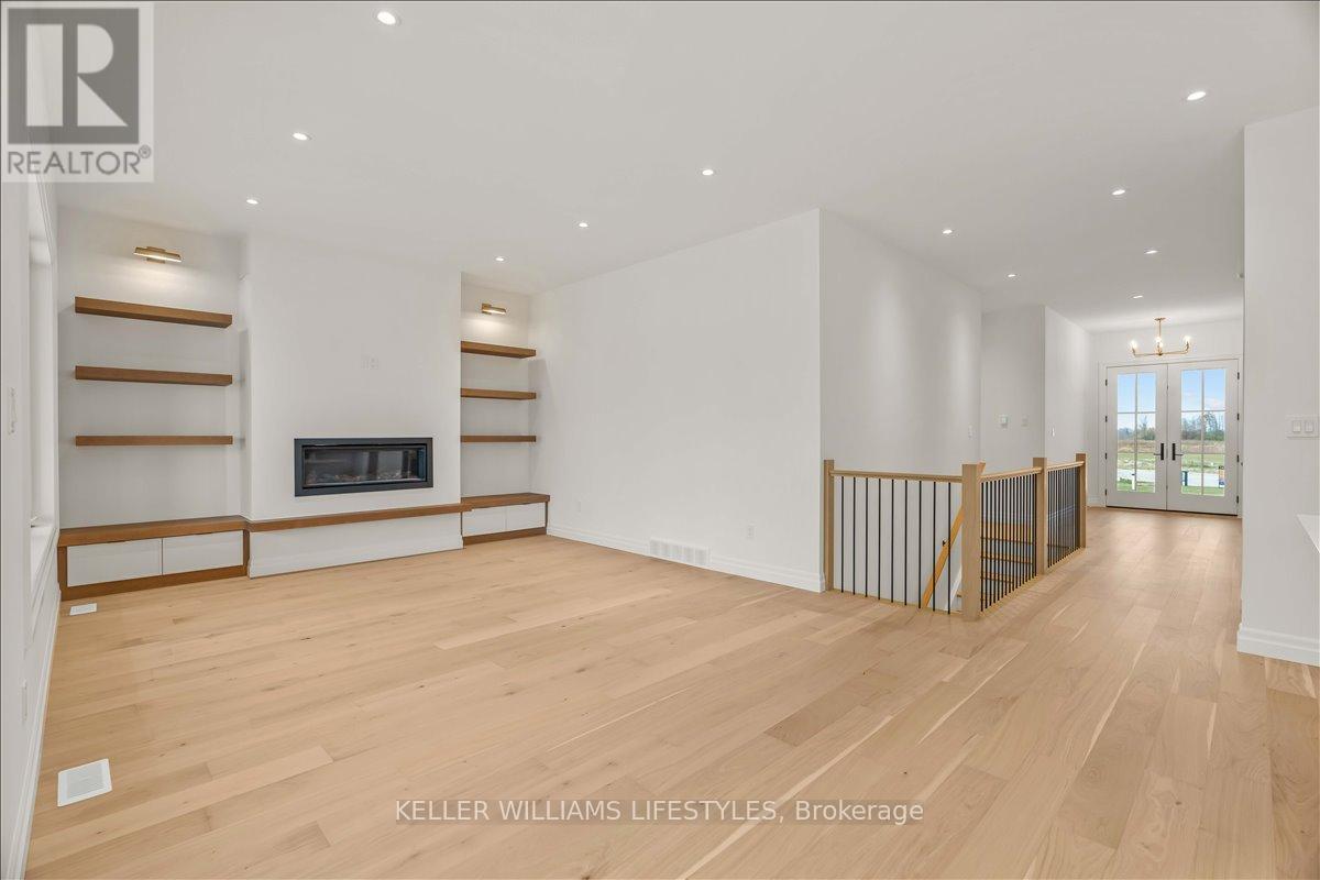 126 Fraser Crescent, Lambton Shores, Ontario  N0N 1J0 - Photo 19 - X12529492