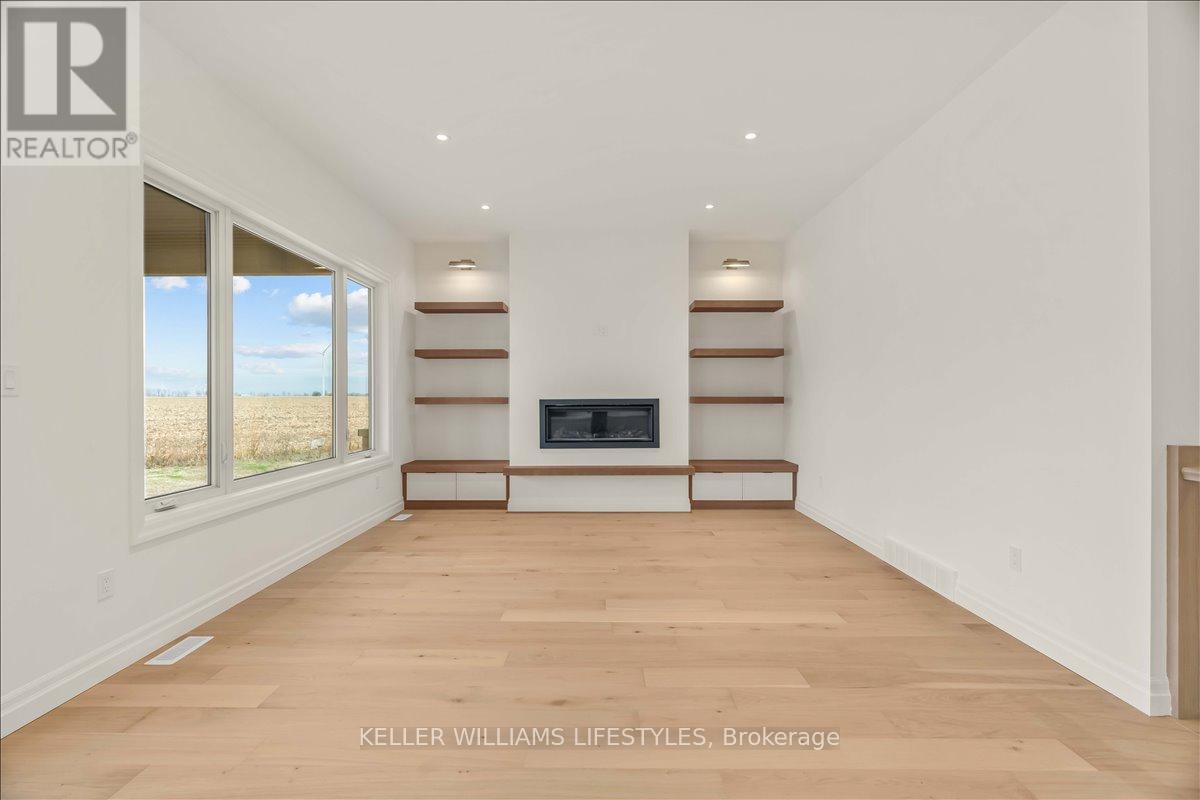 126 Fraser Crescent, Lambton Shores, Ontario  N0N 1J0 - Photo 21 - X12529492