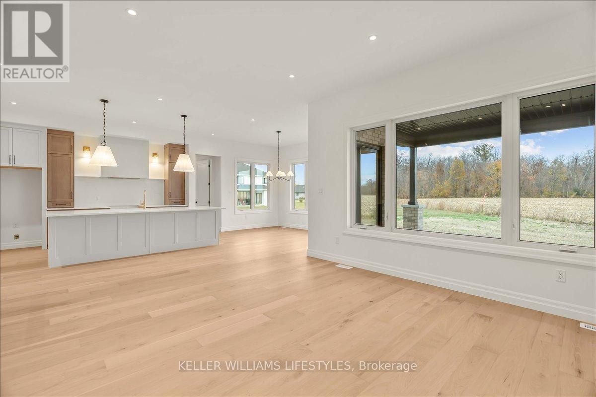 126 Fraser Crescent, Lambton Shores, Ontario  N0N 1J0 - Photo 23 - X12529492