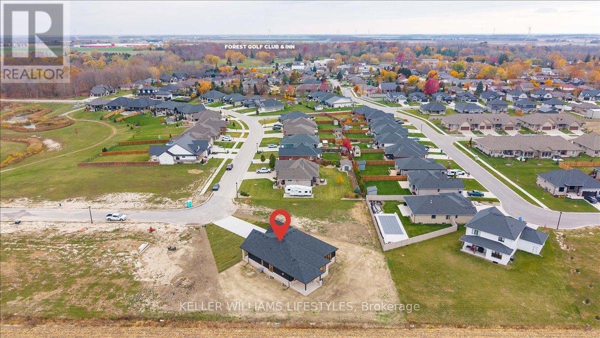 126 Fraser Crescent, Lambton Shores, Ontario  N0N 1J0 - Photo 46 - X12529492