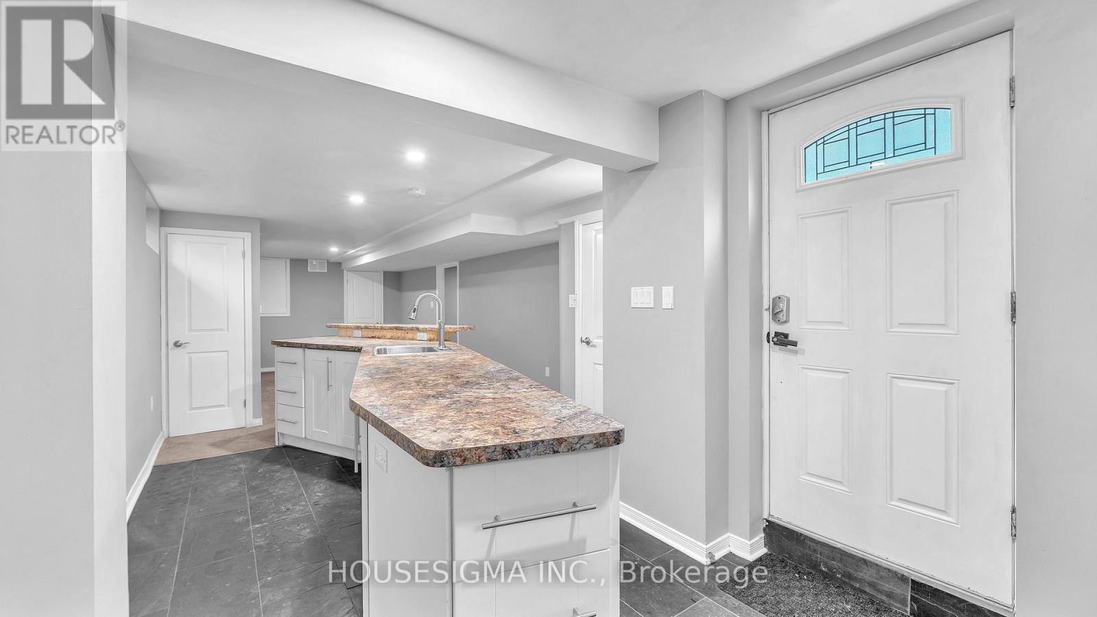 Lower - 66 Grand Avenue, London South, Ontario  N6C 1L7 - Photo 3 - X12529640