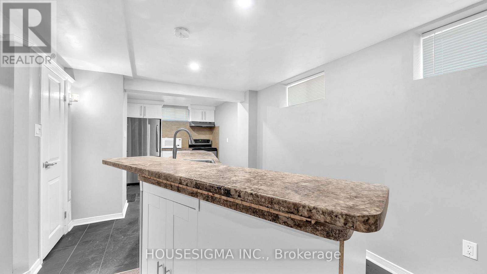 Lower - 66 Grand Avenue, London South, Ontario  N6C 1L7 - Photo 8 - X12529640