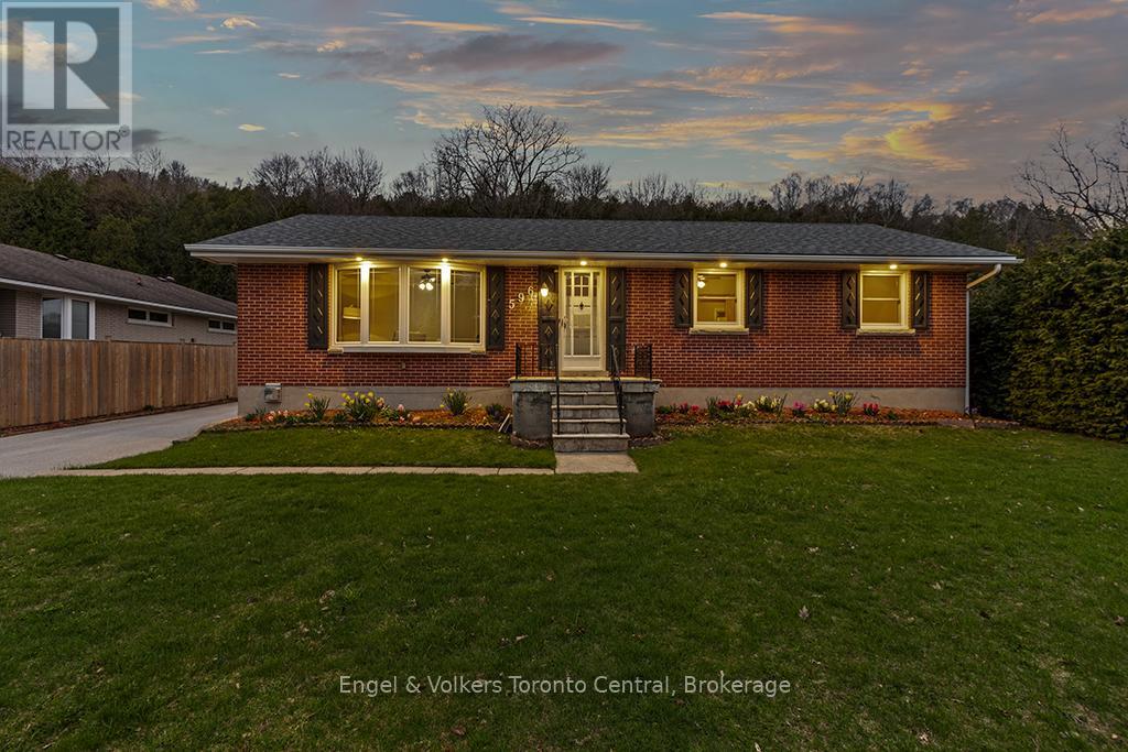 596 6TH AVENUE W, Owen Sound, Ontario