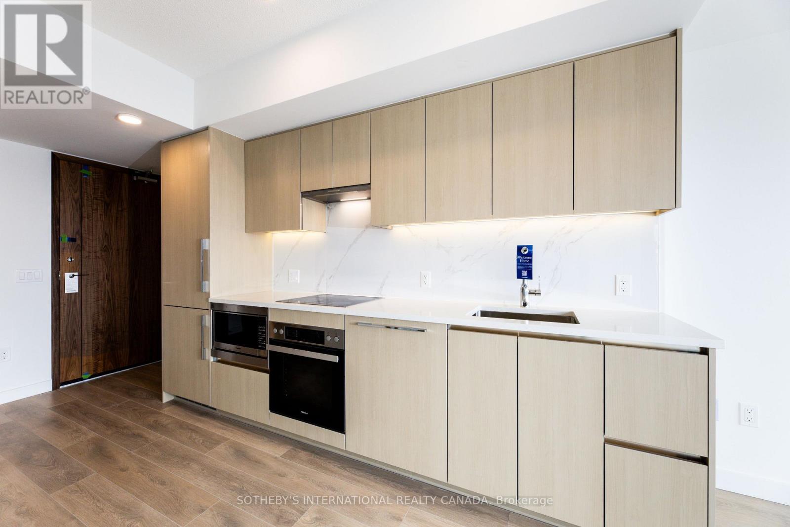 5702 - 3 Concord Cityplace Way, Toronto, Ontario  M5V 0X4 - Photo 9 - C12529376