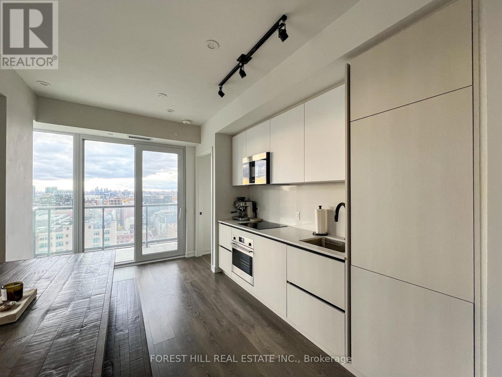 2210 - 108 Peter Street, Toronto, Ontario  M5V 0W2 - Photo 2 - C12529404