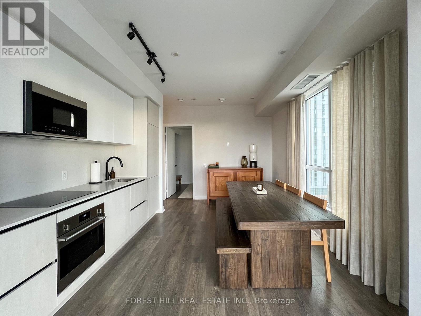 2210 - 108 Peter Street, Toronto, Ontario  M5V 0W2 - Photo 3 - C12529404