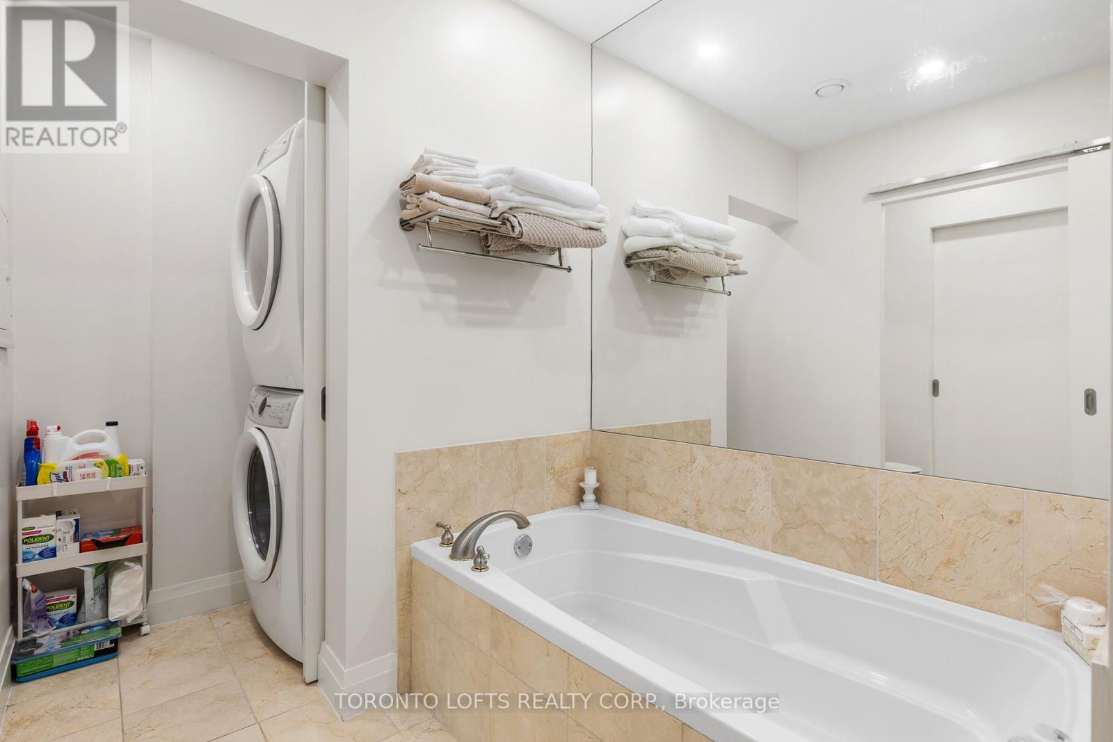 305 - 20 Scrivener Square, Toronto, Ontario  M4W 3X9 - Photo 20 - C12529450