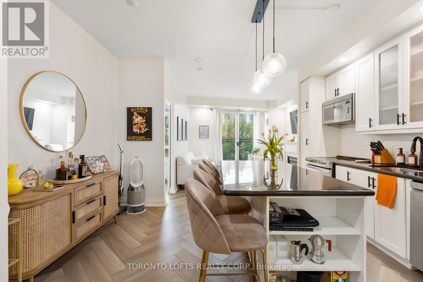 305 - 20 Scrivener Square, Toronto, Ontario  M4W 3X9 - Photo 3 - C12529450