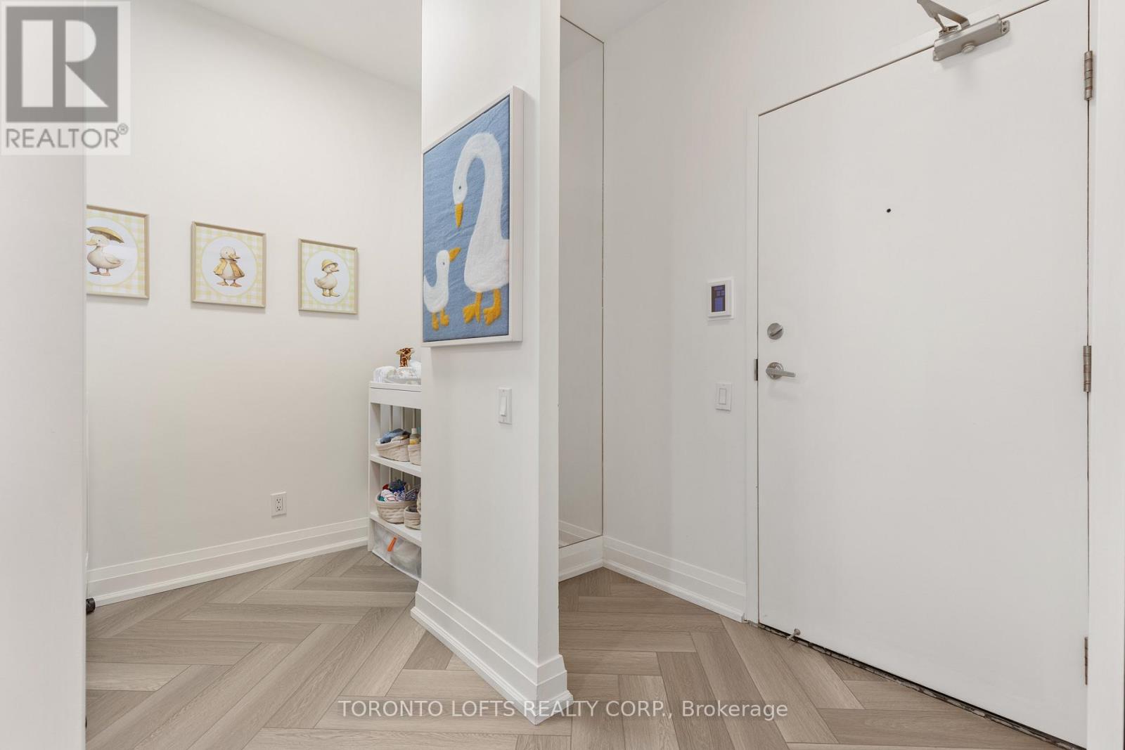 305 - 20 Scrivener Square, Toronto, Ontario  M4W 3X9 - Photo 7 - C12529450