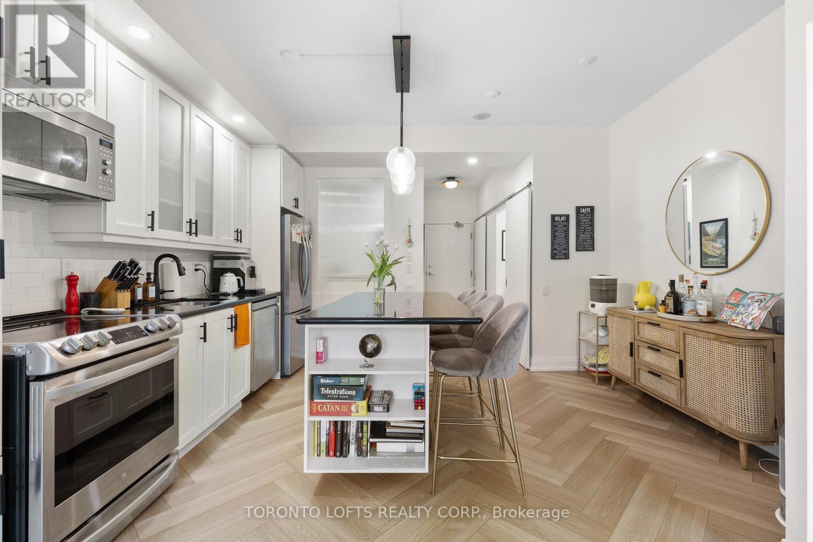 305 - 20 Scrivener Square, Toronto, Ontario  M4W 3X9 - Photo 9 - C12529450