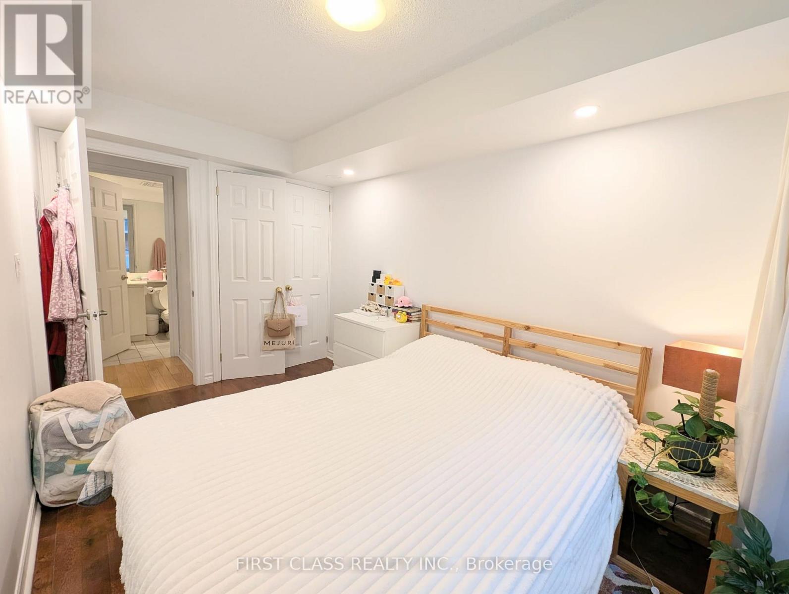 321 - 270 Wellington Street, Toronto, Ontario  M5V 3P5 - Photo 14 - C12529476