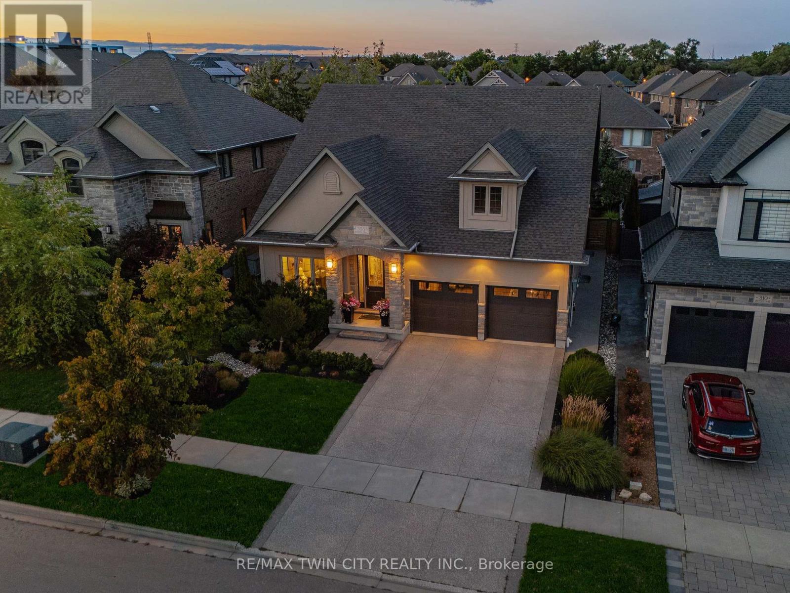 308 Deerfoot Trail, Waterloo, Ontario  N2K 0B3 - Photo 6 - X12389707