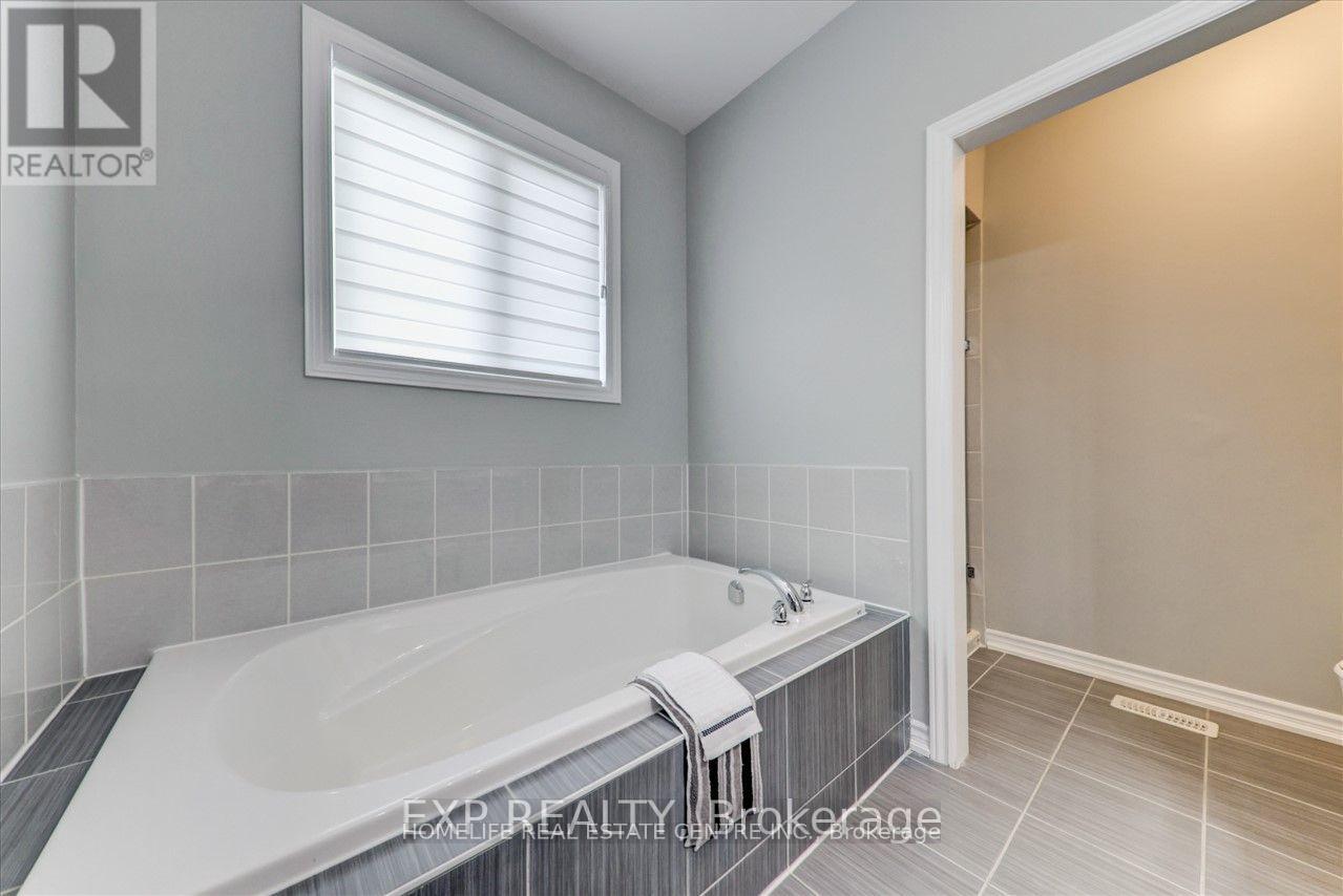 106 Masterson Lane, Ajax, Ontario  L1T 0N6 - Photo 23 - E12529374