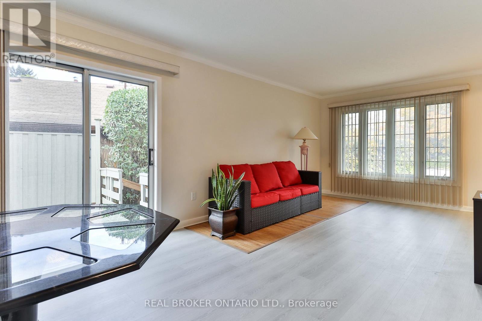 32 Christina Crescent, Toronto, Ontario  M1R 4H6 - Photo 5 - E12529390