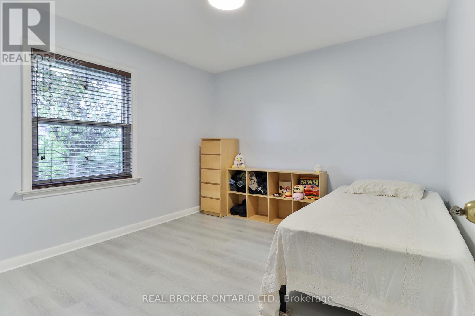 32 Christina Crescent, Toronto, Ontario  M1R 4H6 - Photo 8 - E12529390