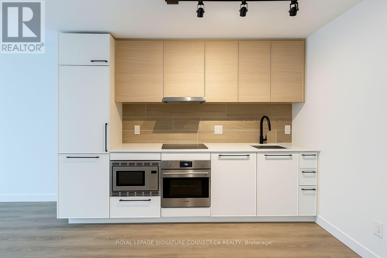 1312 - 1050 Eastern Avenue, Toronto, Ontario  M4L 0B7 - Photo 3 - E12529448