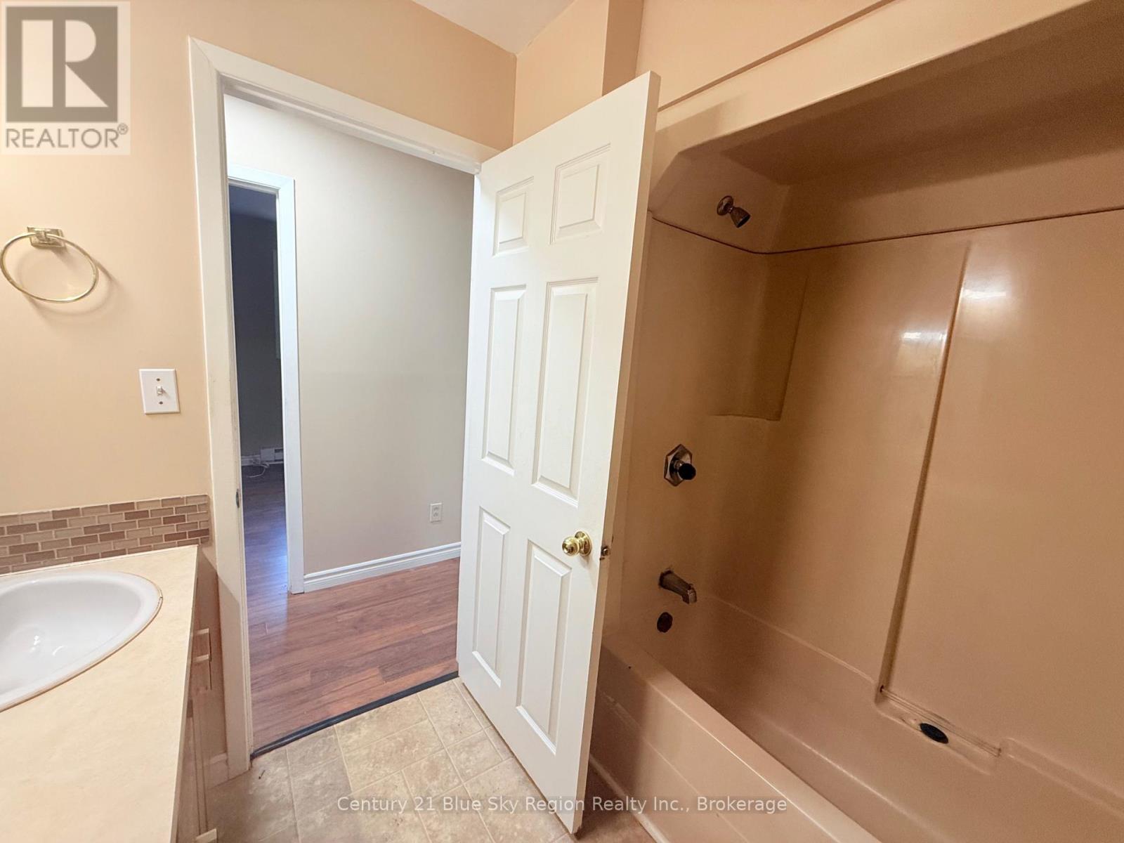 429 Dudley Avenue, North Bay, Ontario P1B 7A6 - Photo 18 - X12529592