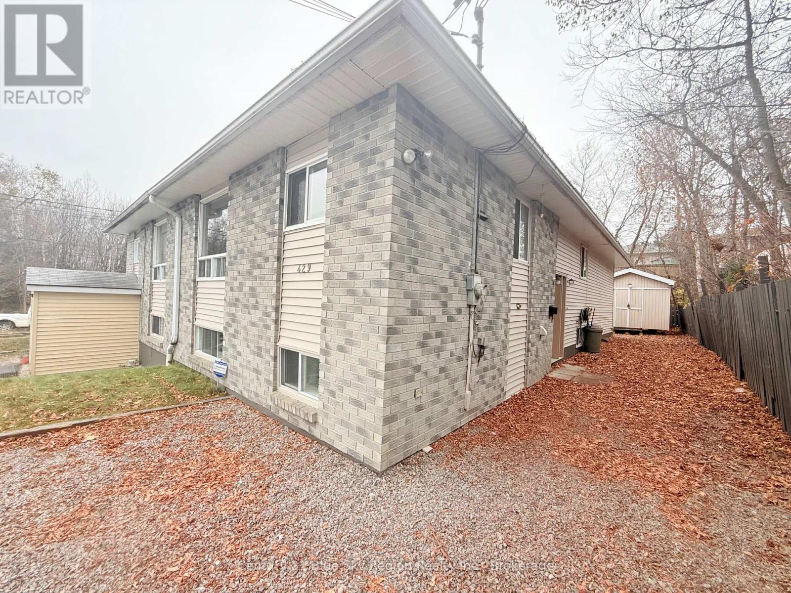 429 Dudley Avenue, North Bay, Ontario P1B 7A6 - Photo 3 - X12529592