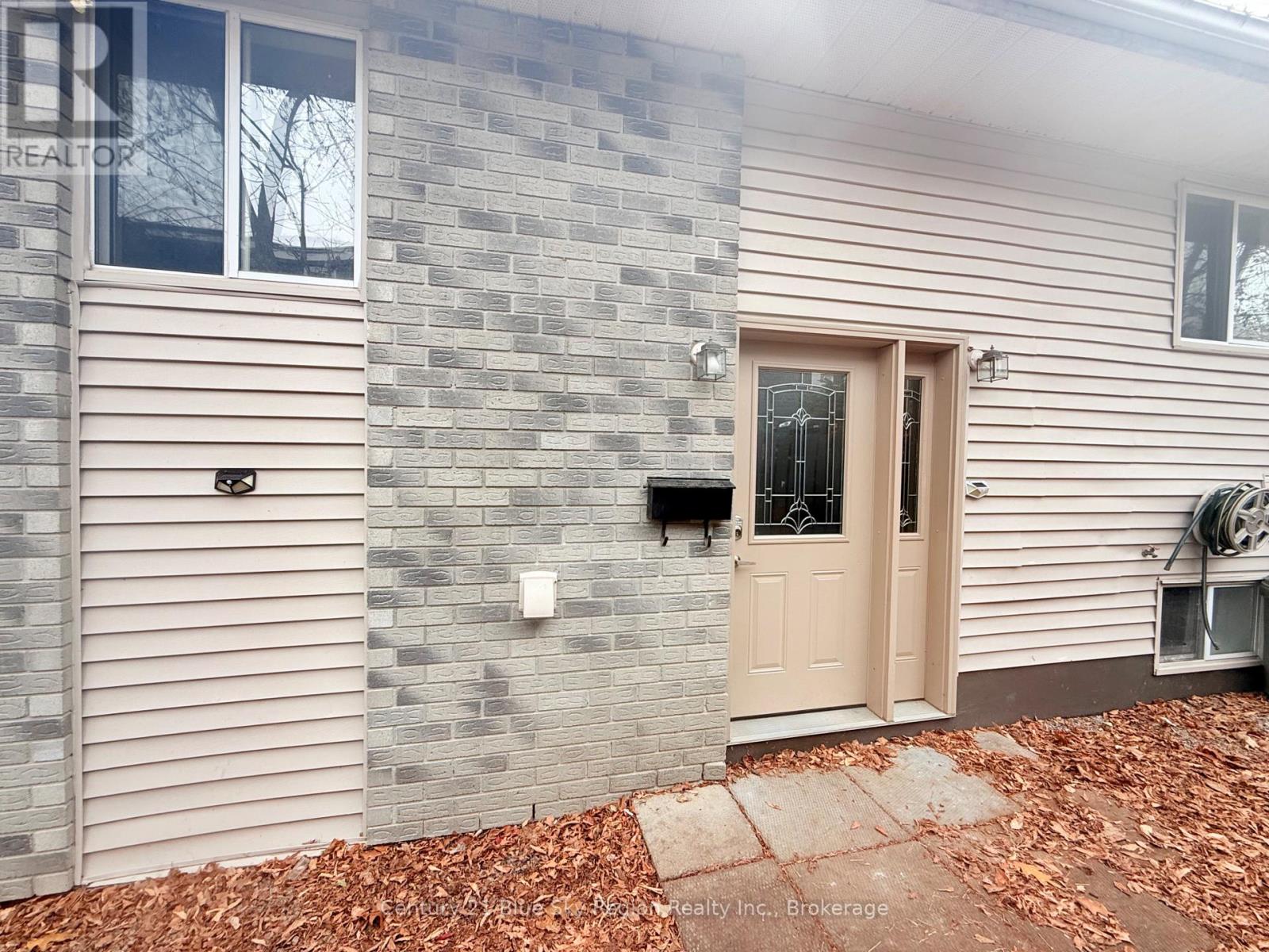 429 Dudley Avenue, North Bay, Ontario P1B 7A6 - Photo 4 - X12529592