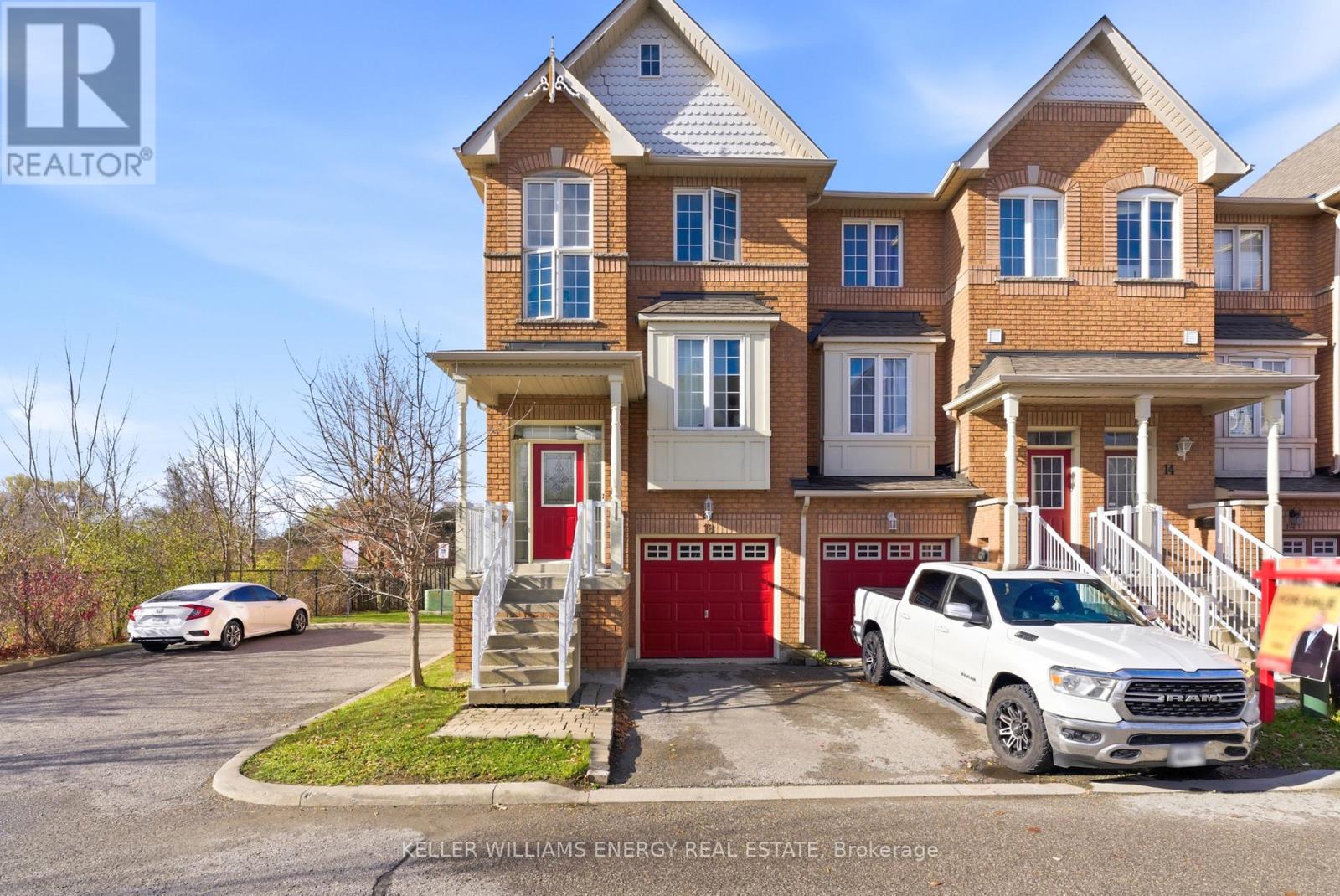 18 BOONE LANE, Ajax, Ontario