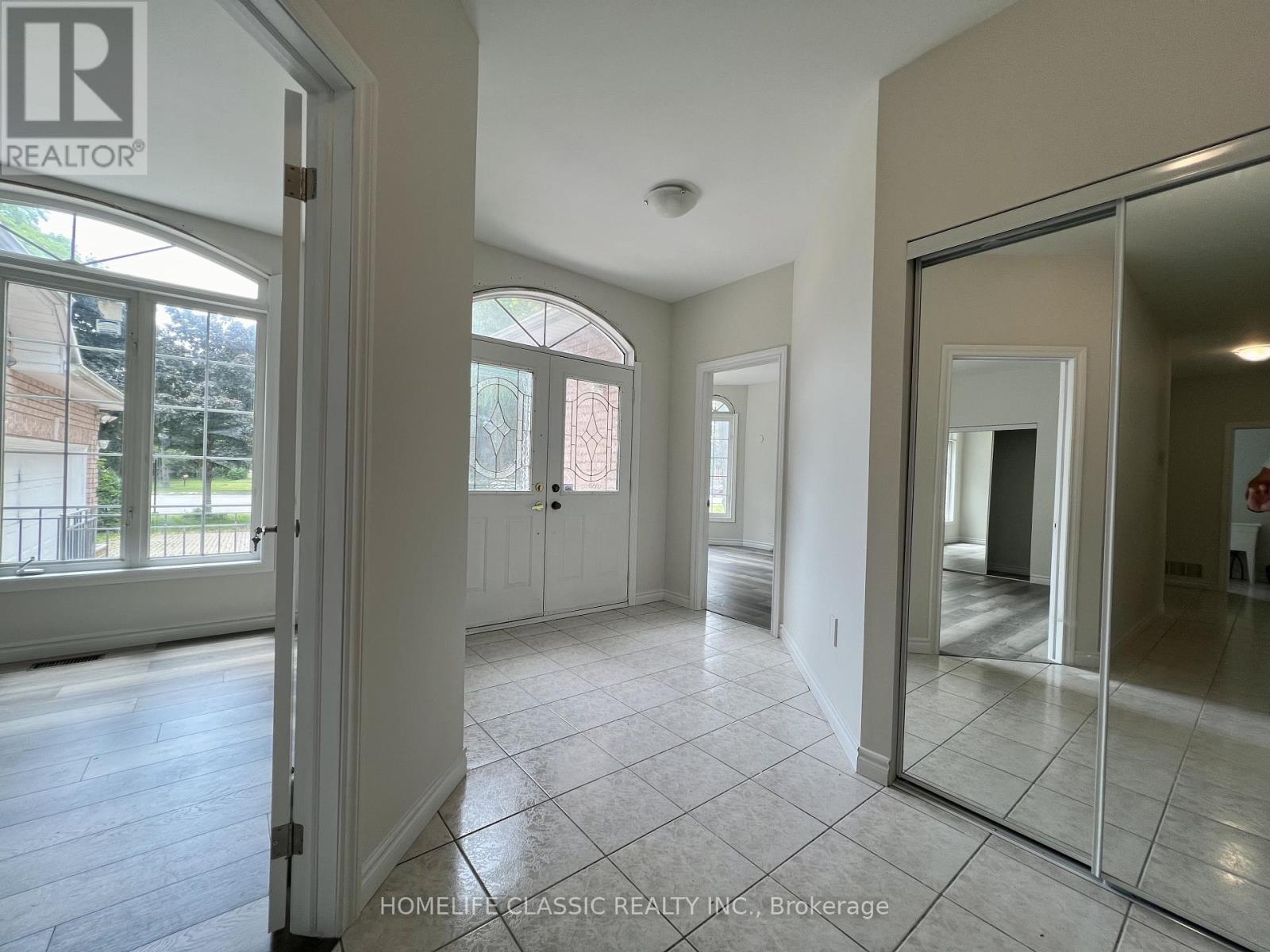 282 Elgin Mills Road W, Richmond Hill, Ontario  L4C 4M2 - Photo 2 - N12529456